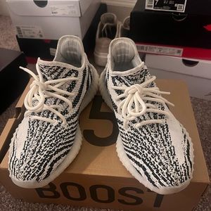 Yeezy Boost 350 V2